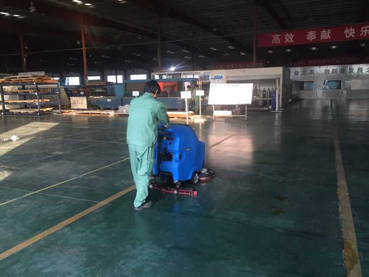 物业保洁外包的优势和地板蜡打花如何处理